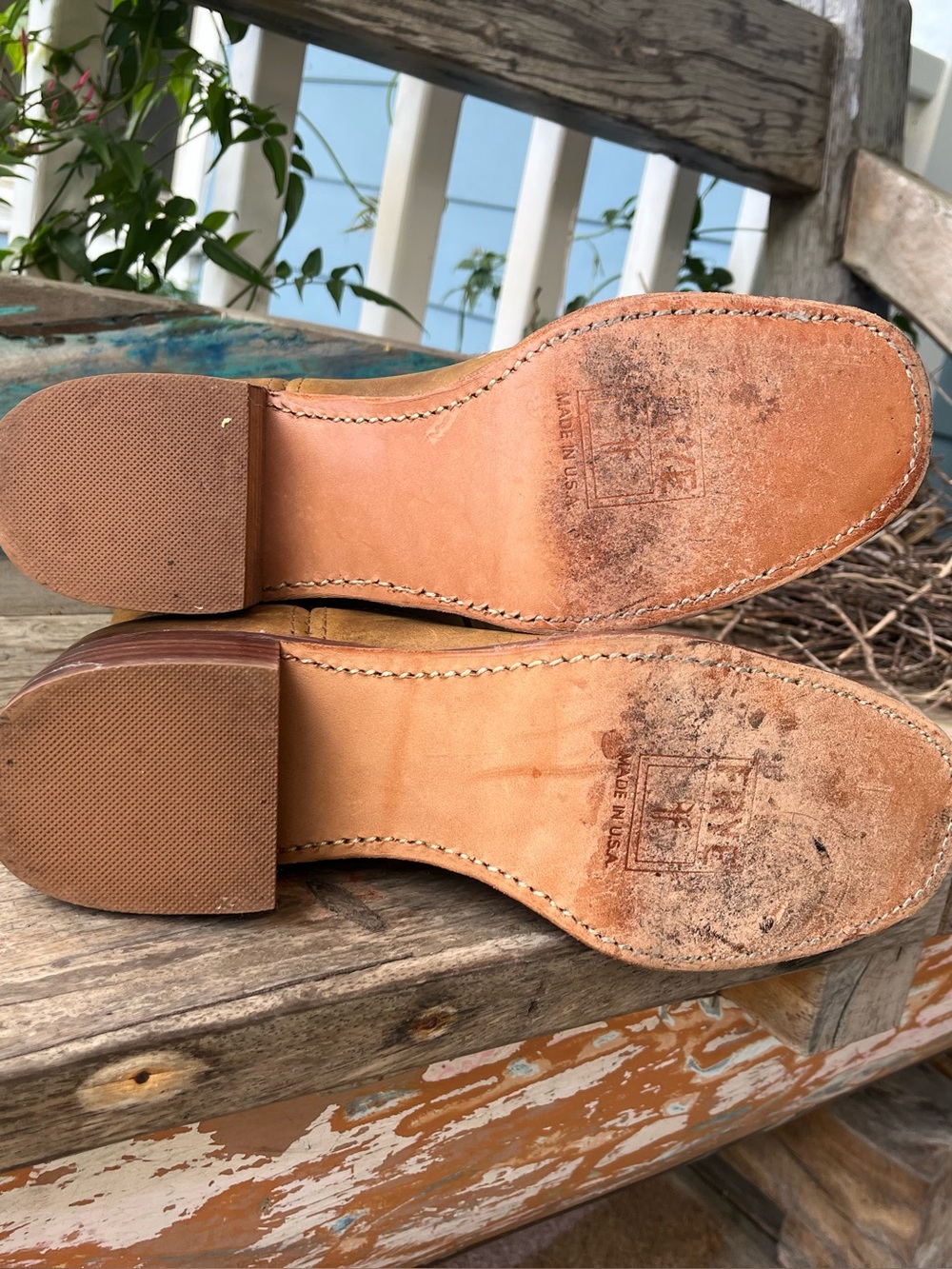 Frye Campus boots - Distressed Brown Leather sz 10 - 14l - stacked heel - Picture 4 of 12